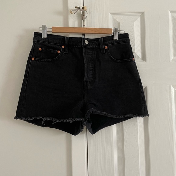 Levi’s RIBCAGE WOMEN'S SHORTS Black Jean Raw Hem High Waist Premium - Picture 3 of 6
